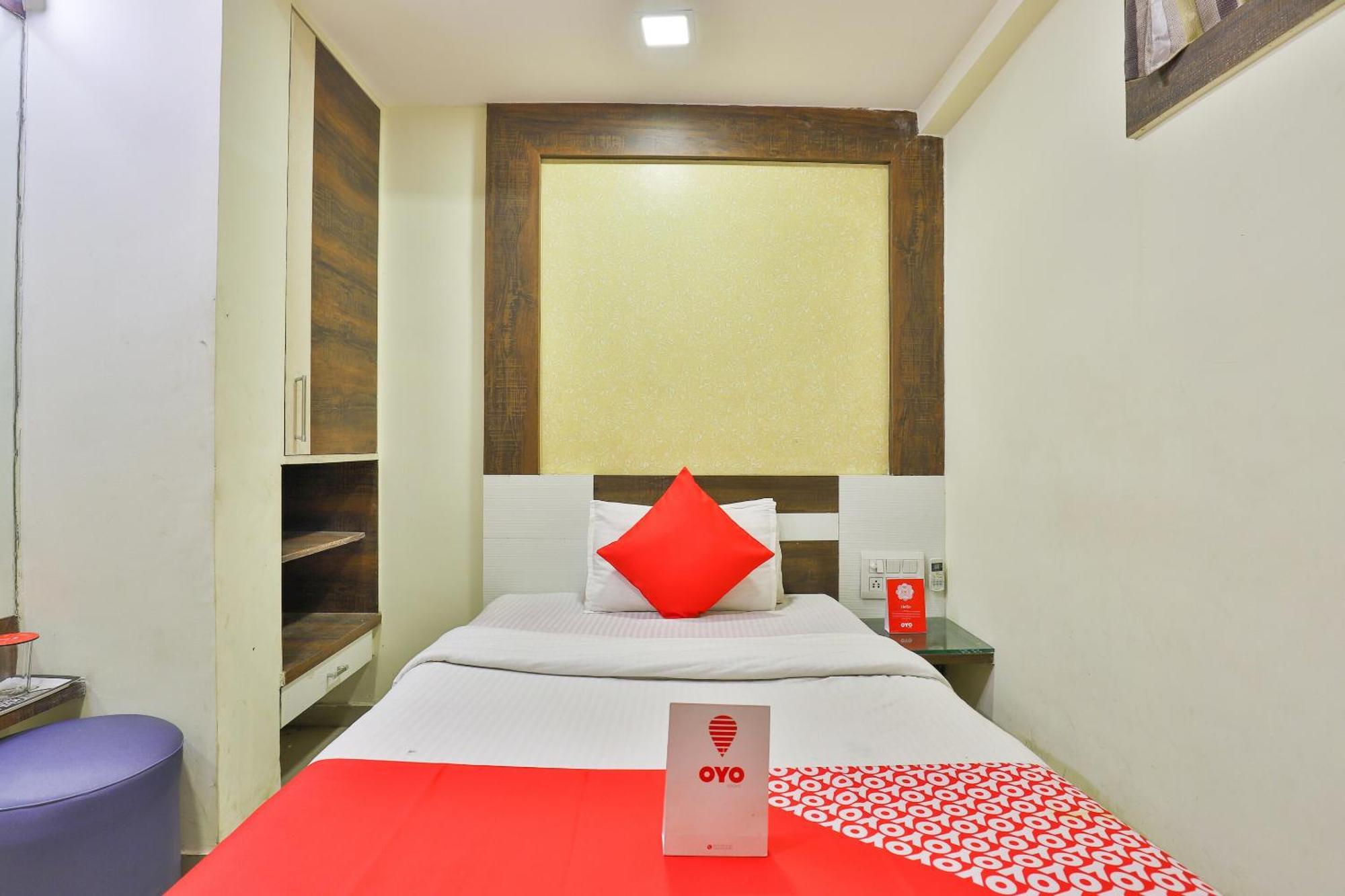 Hotel O Sri Balaji Residency Ahmedabad Bagian luar foto