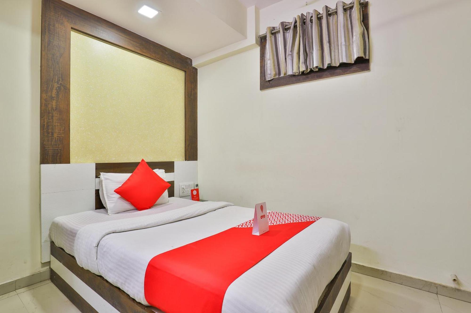 Hotel O Sri Balaji Residency Ahmedabad Bagian luar foto
