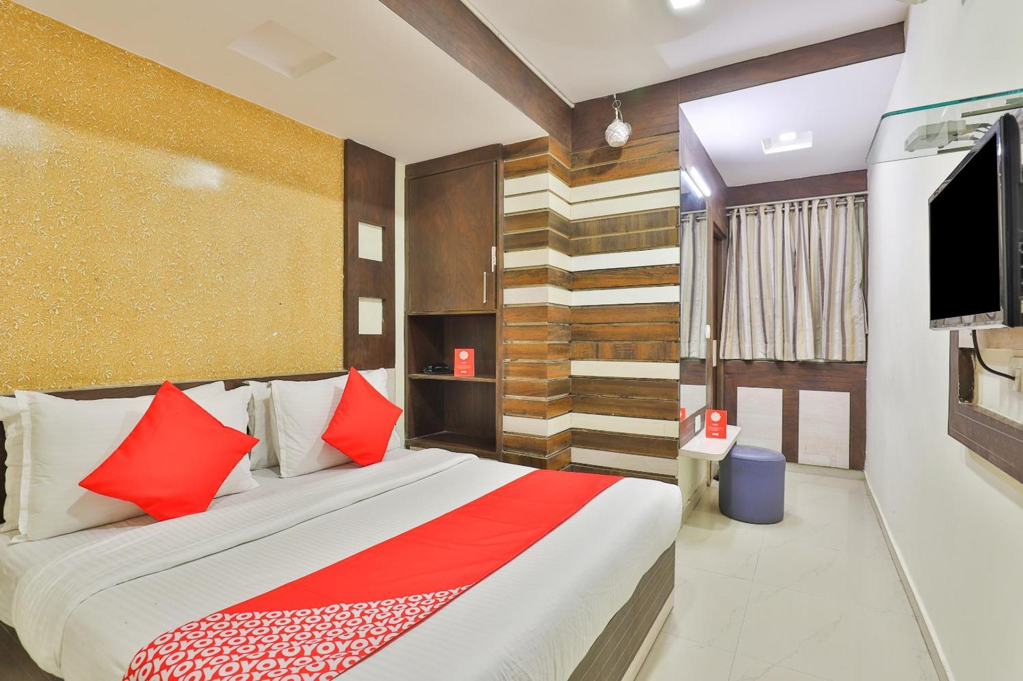 Hotel O Sri Balaji Residency Ahmedabad Bagian luar foto