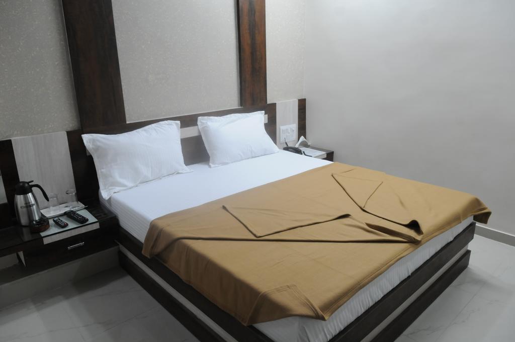 Oyo Hotel Sree Balaji Residency Ahmedabad Ruang foto